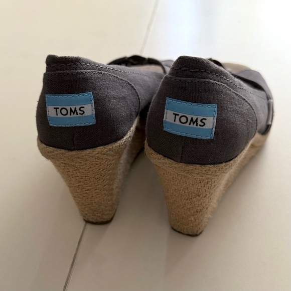 Toms Women's Gray Canvas Peep Toe Espadrille Wedge Sandals 8.5 Cottagecore Boho - Picture 3 of 3